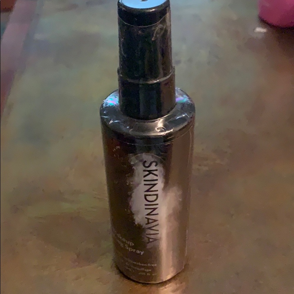 Skindinavia The makeup finishing spray